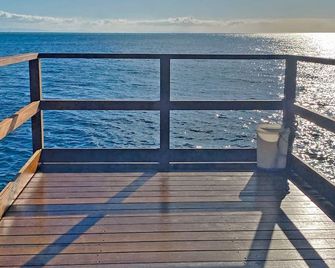 Amity Point Waterfornt Cabins - Tamdhu - Redland - Varanda