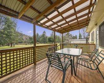 Giants Table & Cottages - Fentonbury - Balcón