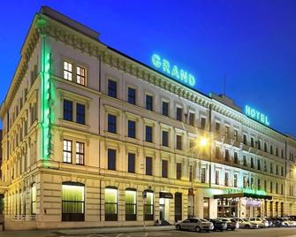 Grandhotel Brno - ברנו - בניין