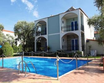 Villa Elia - Thasos Town - Piscina