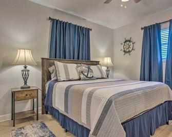 Charming Gulfport Escape Half-Mile to Be - Gulfport - Bedroom