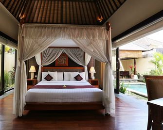 The Sanyas Suite - Kuta - Habitación