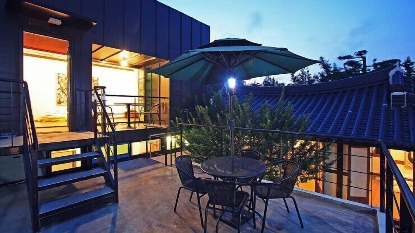 دواون جيست هاوس