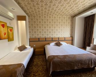 سور هوتل إسكيسيهير - اشكيسهير - غرفة نوم