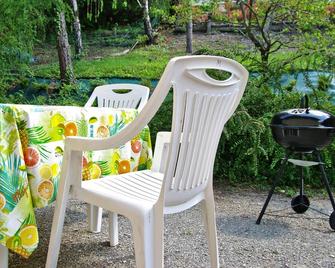 Waterfront apartment. 20 m from the beach. - Savines-le-Lac - Patio