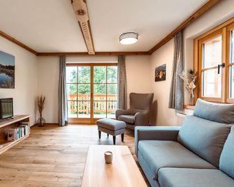 Ferienwohnung Panorama - Ferienwohnungen am Grubinger Hof - Unterach - Living room