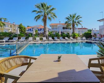 Hotel Tropical - Chaniotis - Piscina