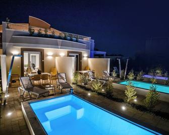La Collina di Montegrappa - Suites with Heated Private Pool - Suites with Shared Pool - Tuglie - Pool