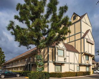 Lemon Heights Inn - Tustin - Gebäude