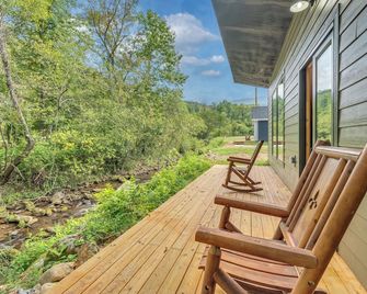 Follies Cottage, Pickleball Court, Creek, Wifi, Mountain Views, Starting At 79' - Cosby - Balcony
