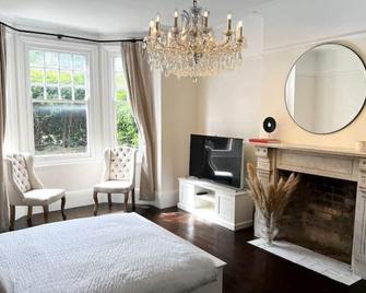 Entire Apartment, 10mins From Cotswolds, - Evesham - Bedroom