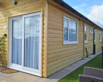 Pet friendly sleeps 3 Chalet Bridlington free elec - Bridlington