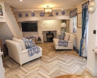 6 Uppergate Street Rose Cottage, Pet Friendly, With A Garden In Conwy - Conwy - Sala de estar