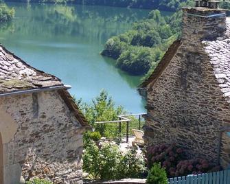 Les Hôtes du Lac, Chambres et tables d'hôtes - Espalion