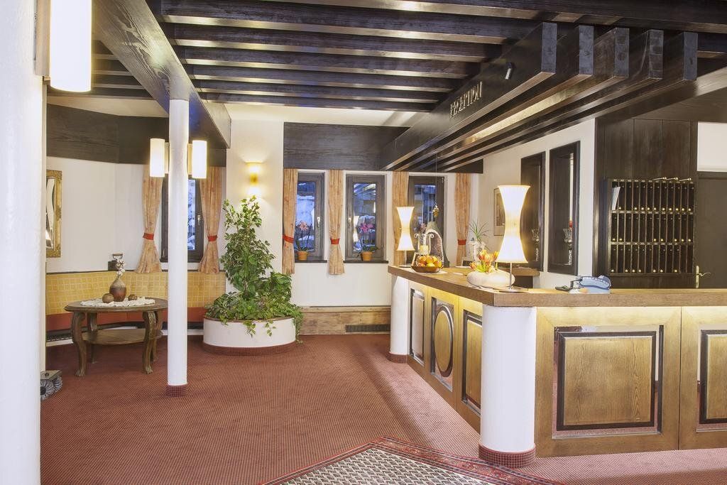 Hotel Neue Burg - Nauders - Rezeption