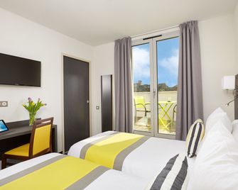 Hotel Astrid - Lourdes - Bedroom