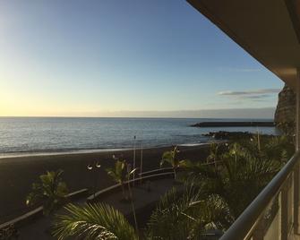 Air-conditioned apartment directly on the sunny beach - Tazacorte - Balcó