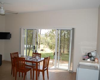 Honeybee Farm - Gympie - Dining room