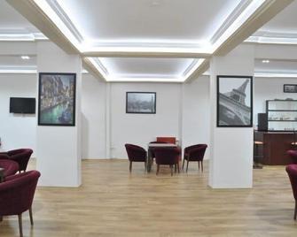 Lambada Hotel Altinoluk - Altinoluk - Salónek