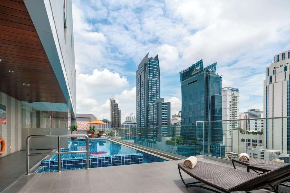 Adelphi Suites Bangkok - Bangkok