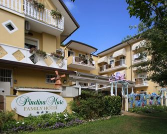 Pinetina Mare Baby Family Hotel - Cervia - Edificio