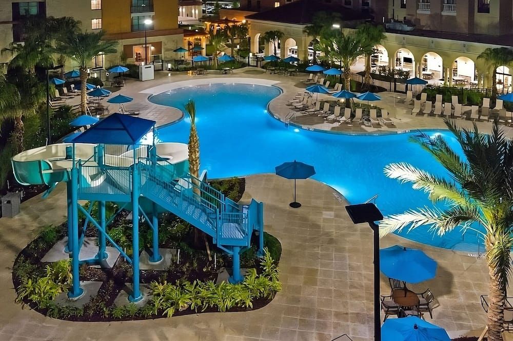 Comfort and Style! 2 Spacious Units, Free Breakfast, Full Kitchen, Outdoor Pool! - Winter Garden - Pool