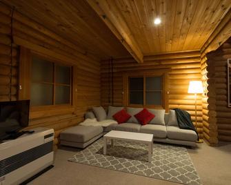 Moiwa Lodge - Niseko - Living room