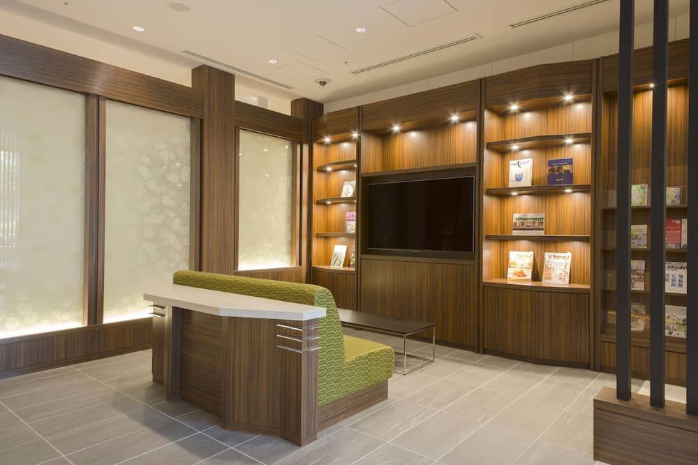 Lobby view of Hotel Keihan Yodoyabashi