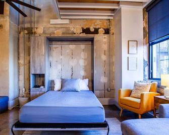 Sterchi Lofts Getaway - Downtown Knoxville - Knoxville - Bedroom