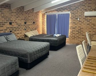 Clock Tower Motor Inn - Coonabarabran - Ložnice
