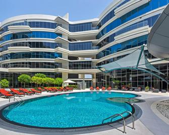 Majestic Arjaan by Rotana - Muharraq - Pool