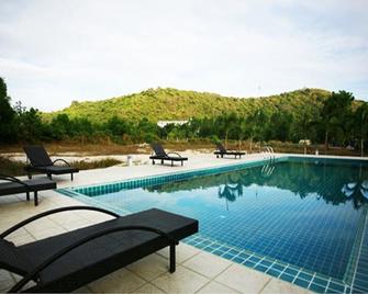 White@Sea Resort - Rayong - Pool