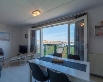 Cozy Beach Side Apartment - Julianadorp - Sală de mese