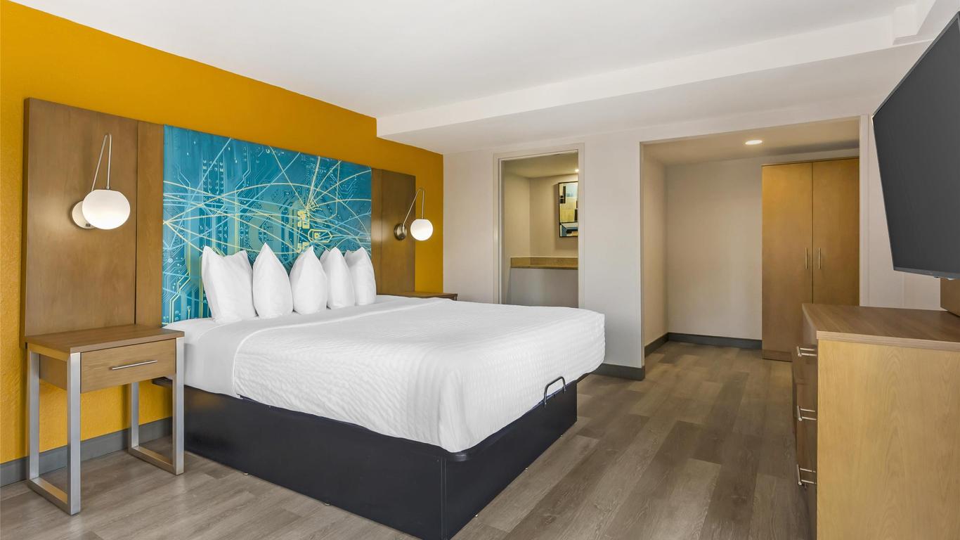 Best Western Plus Raleigh Crabtree Valley Hotel