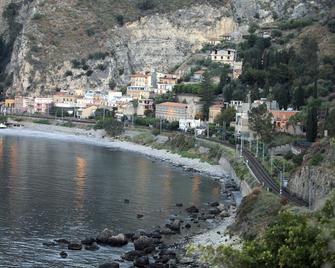 Villa degli Ulivi - Taormina - Rakennus