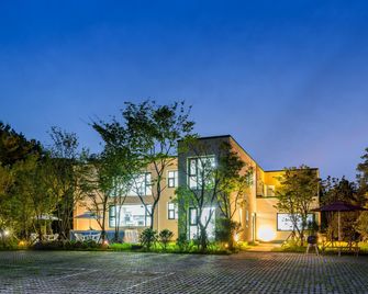 Jeju Like Pension - Jeju City - Building