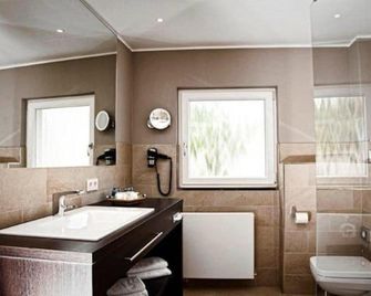 Hotel Palatina 'Hotel-Restaurant' - Neustadt an der Weinstrasse - Bathroom