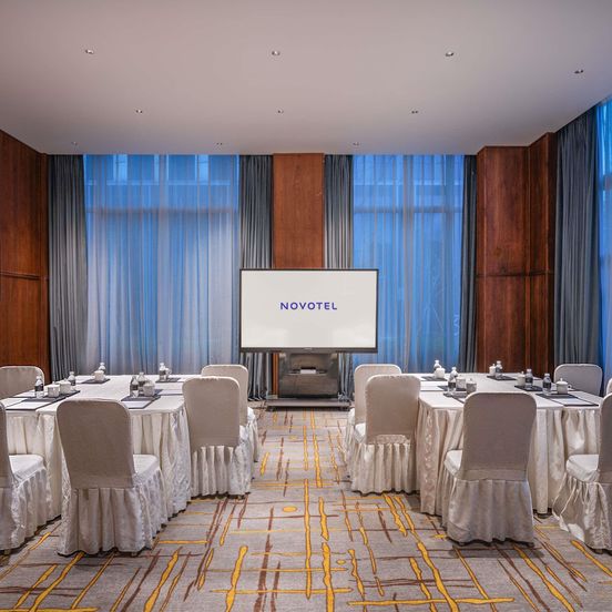 Novotel Shanghai Baoshan Jiusi image 1