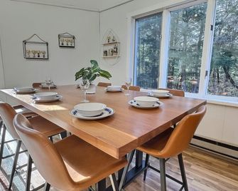 Bearvaria Ac, Hot Tub, Fire Pit Grill, Frisbeegolf - Killington - Salle à manger