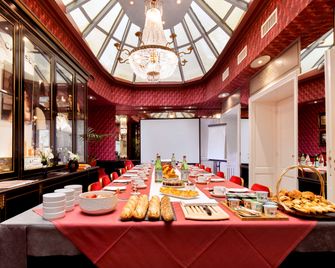 جراند هوتل دو لوبيرا، بي دبليو بريميير كوليكشن - تولوز - مطعم