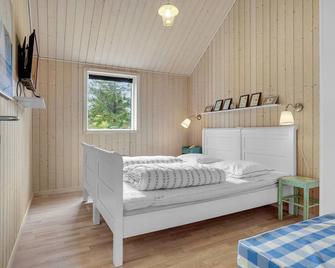Cozy home in Løgstør with kitchen - Løgstør - Bedroom
