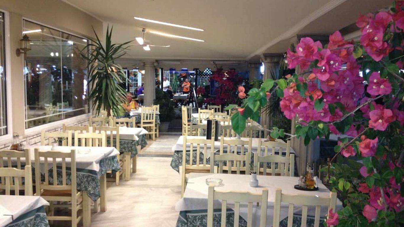 بارثينون آرت هوتل