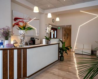 Hotel Globus - Bellaria-Igea Marina - Rezeption