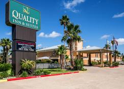 Quality Inn & Suites Seabrook- NASA- Kemah - Seabrook - Building