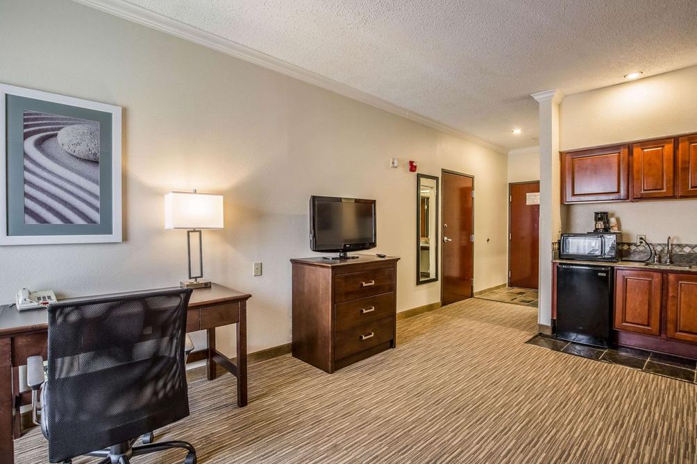Quality Inn Suites Seabrook Nasa Kemah 55 1 2 9