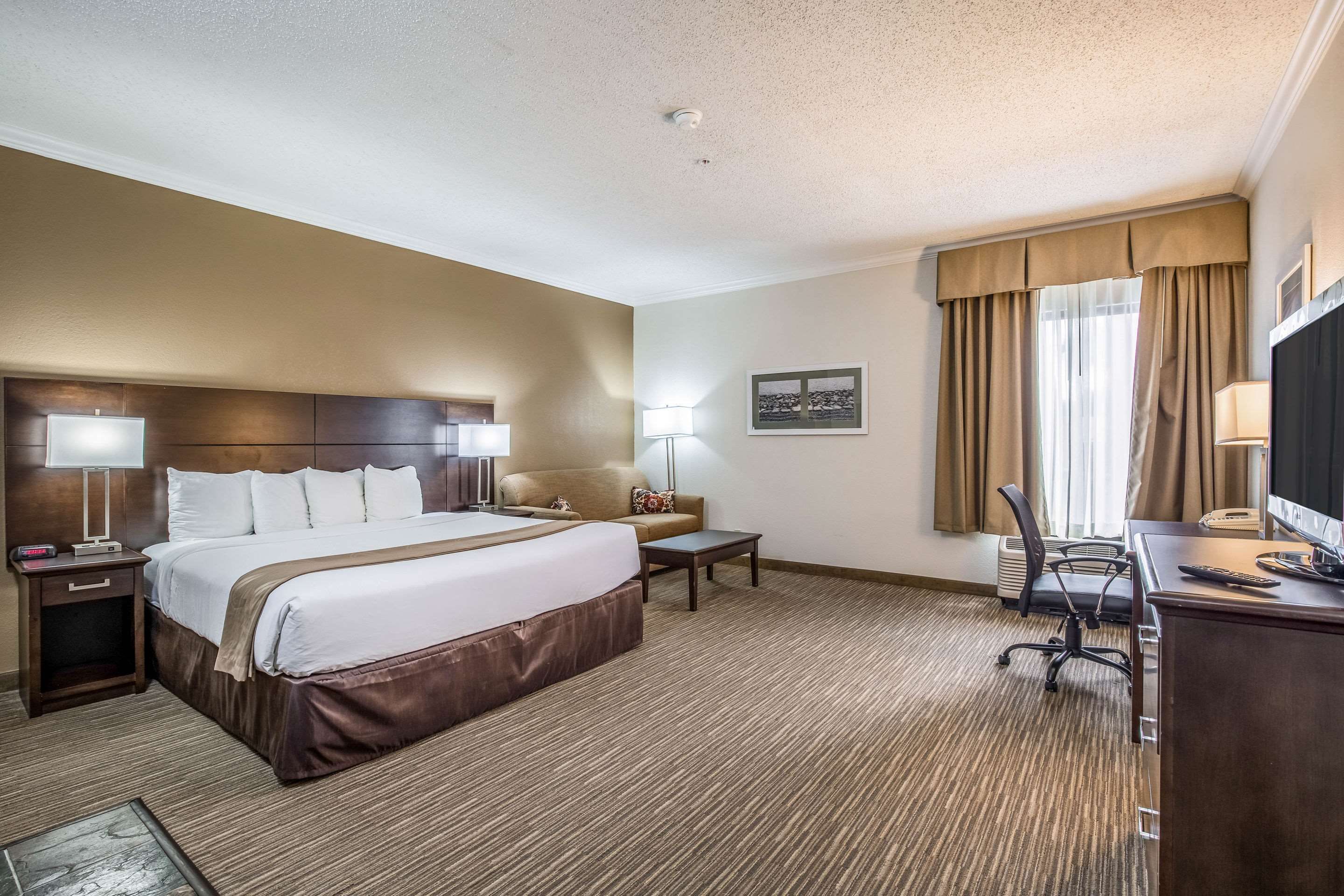Quality Inn Suites Seabrook Nasa Kemah 55 1 2 9