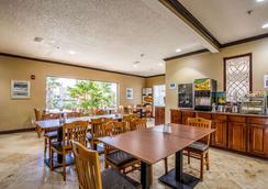 Quality Inn Suites Seabrook Nasa Kemah 55 1 2 9