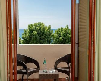 Hotel El Balear - Algueiro - Varanda