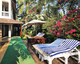 Shining Sand Beach Hotel - Baga - Innenhof