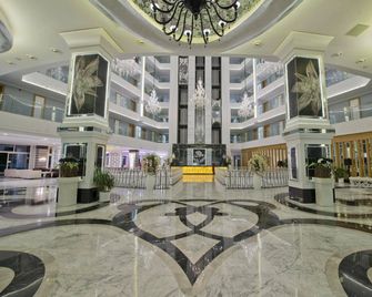 Q Premium Resort Hotel - Okurcalar - Lobby